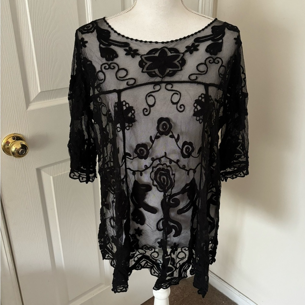 En Creme Lace Top